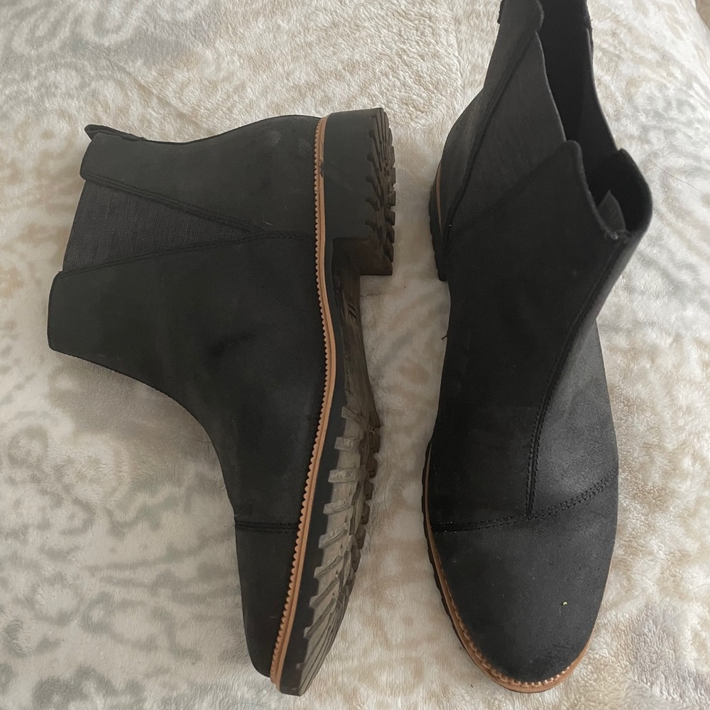WORN ONCE Tom’s Leather Women’s Cleo Booties